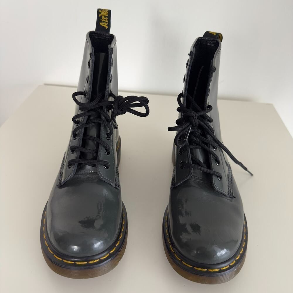 Dr Martens Boots 11821 Womens 7 Gray Patent Leather Combat Lace Up Grunge Rock - Picture 3 of 11